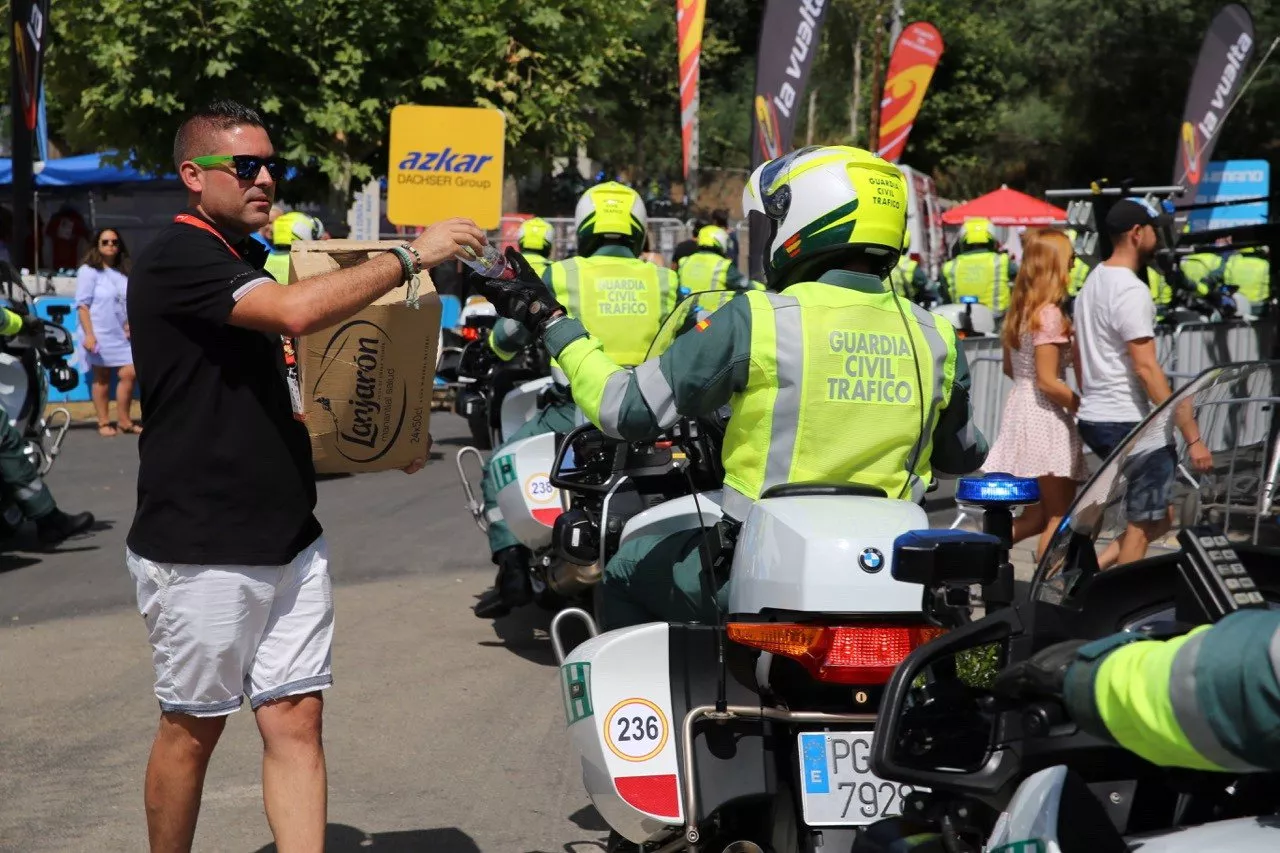 La Guardia Civil en La Vuelta a España: Movilidad y Seguridad