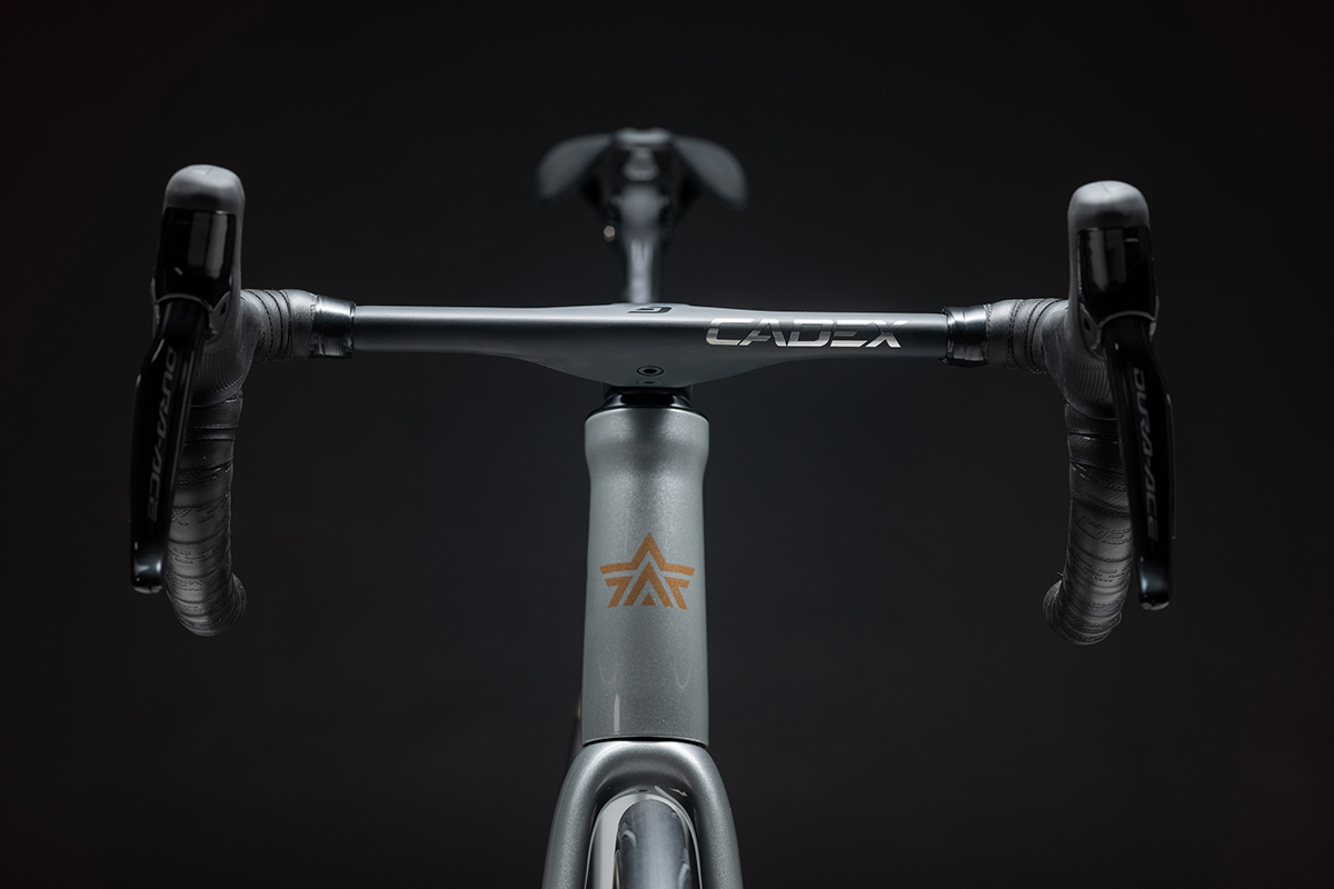 Novedades Cadex 2024: ruedas Max 40, neumático Race GC Tire y los manillares Aero y Race Integrated