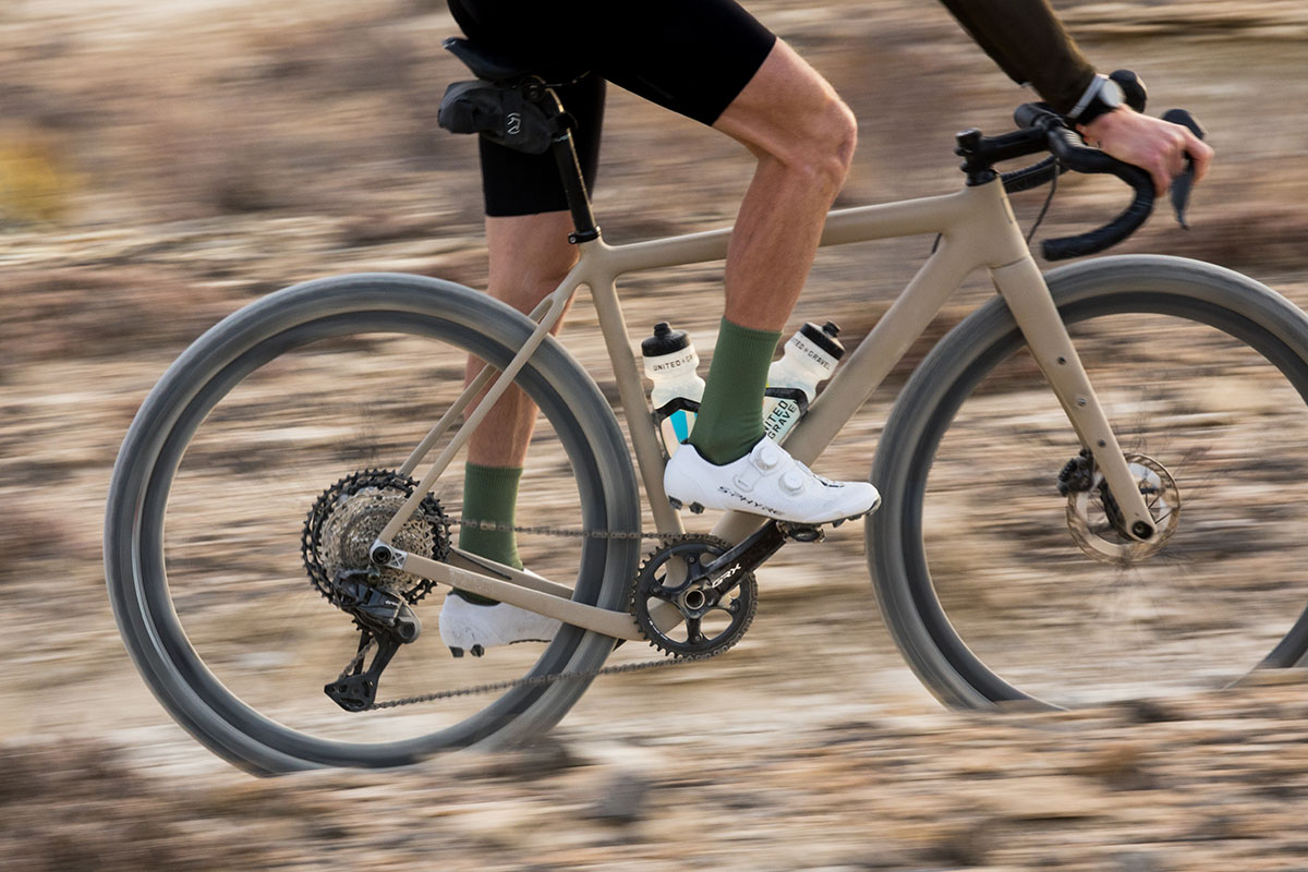 El GRX se hace “wireless”: Nuevo Shimano GRX RX827 Di2 con recuperación de impactos
