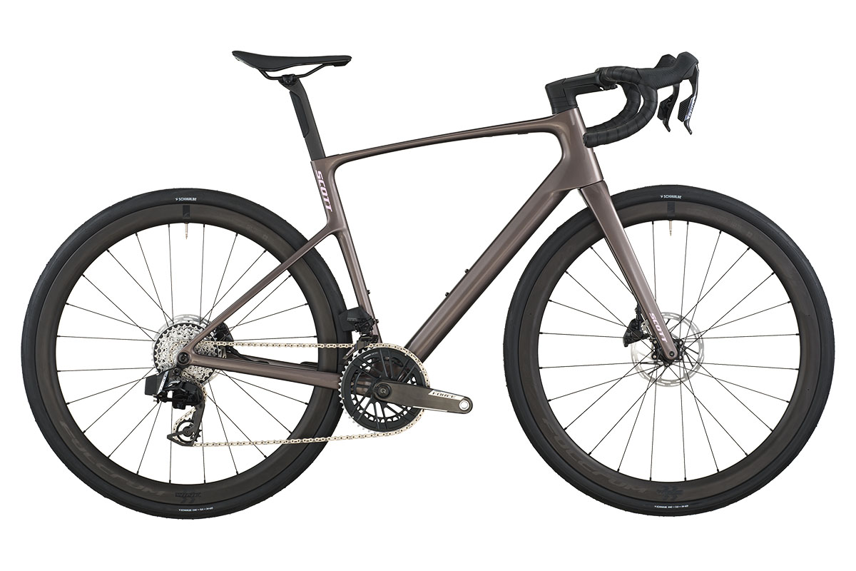 Revolución Gran Fondo: llega la nueva Scott Addict, más cómoda y polivalente