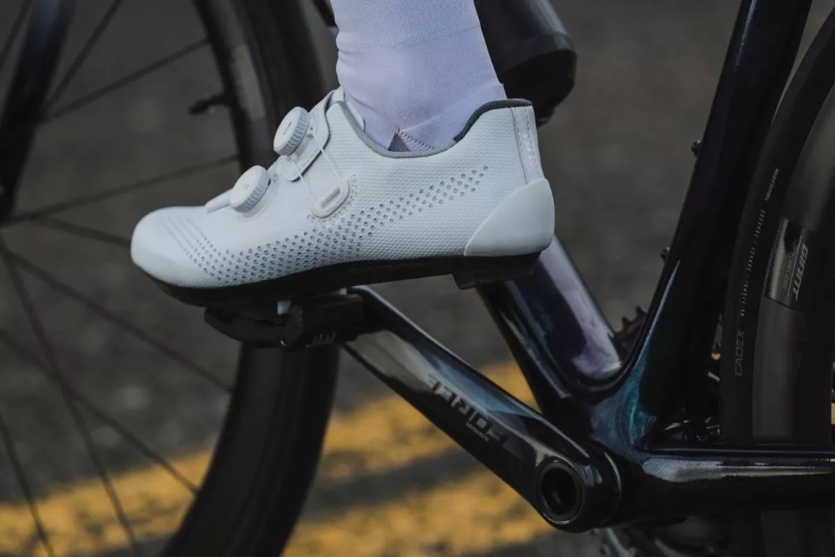 Primavera y verano: los meses más baratos para comprar zapatillas de ciclismo