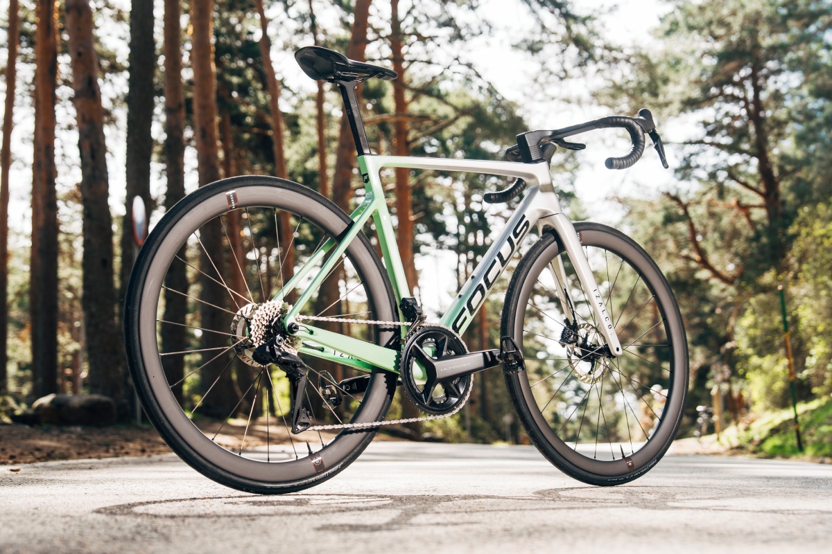 Probamos la Focus Izalco Max 9.7: deportividad y polivalencia ‘all rounder’