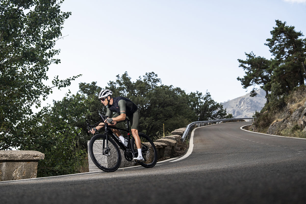 La nueva BH iRS1, con motor SEG BLM, marca una nueva generación de ebikes de carretera