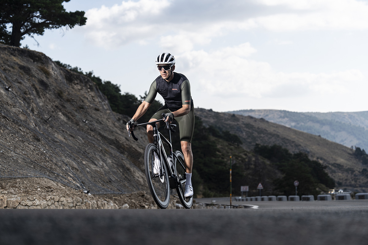La nueva BH iRS1, con motor SEG BLM, marca una nueva generación de ebikes de carretera