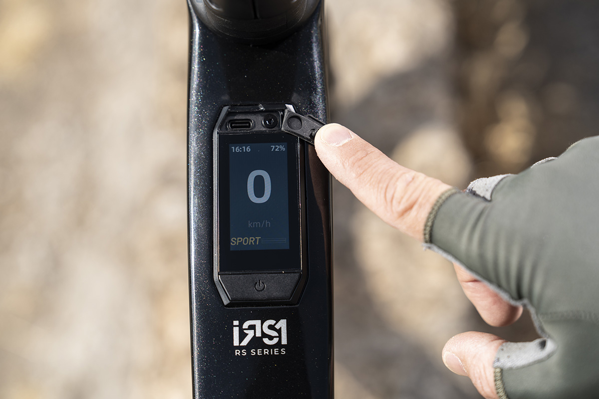La nueva BH iRS1, con motor SEG BLM, marca una nueva generación de ebikes de carretera