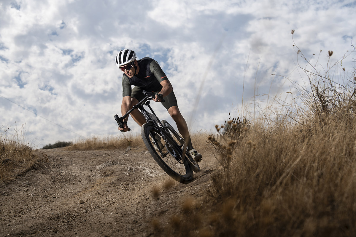 Probamos la Canyon Grail Gen3 CFR Di2: Aero y capacidad de carga para gravel race