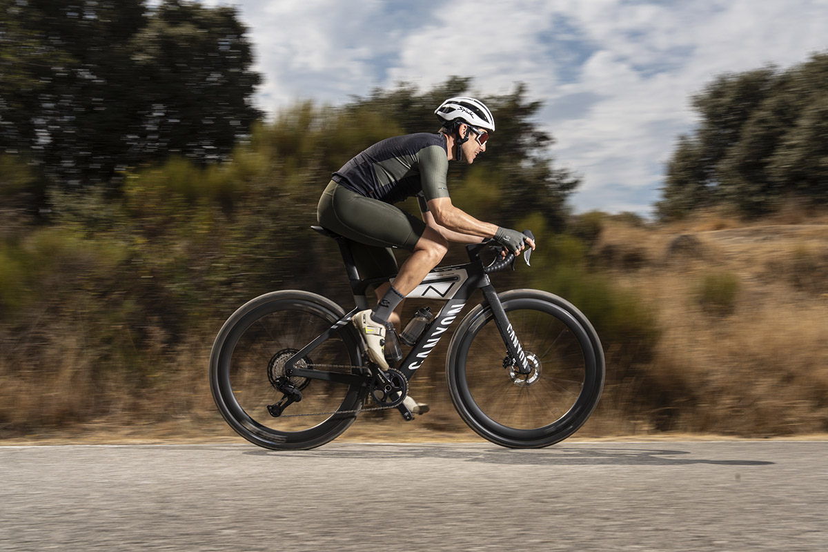 Probamos la Canyon Grail Gen3 CFR Di2: Aero y capacidad de carga para gravel race