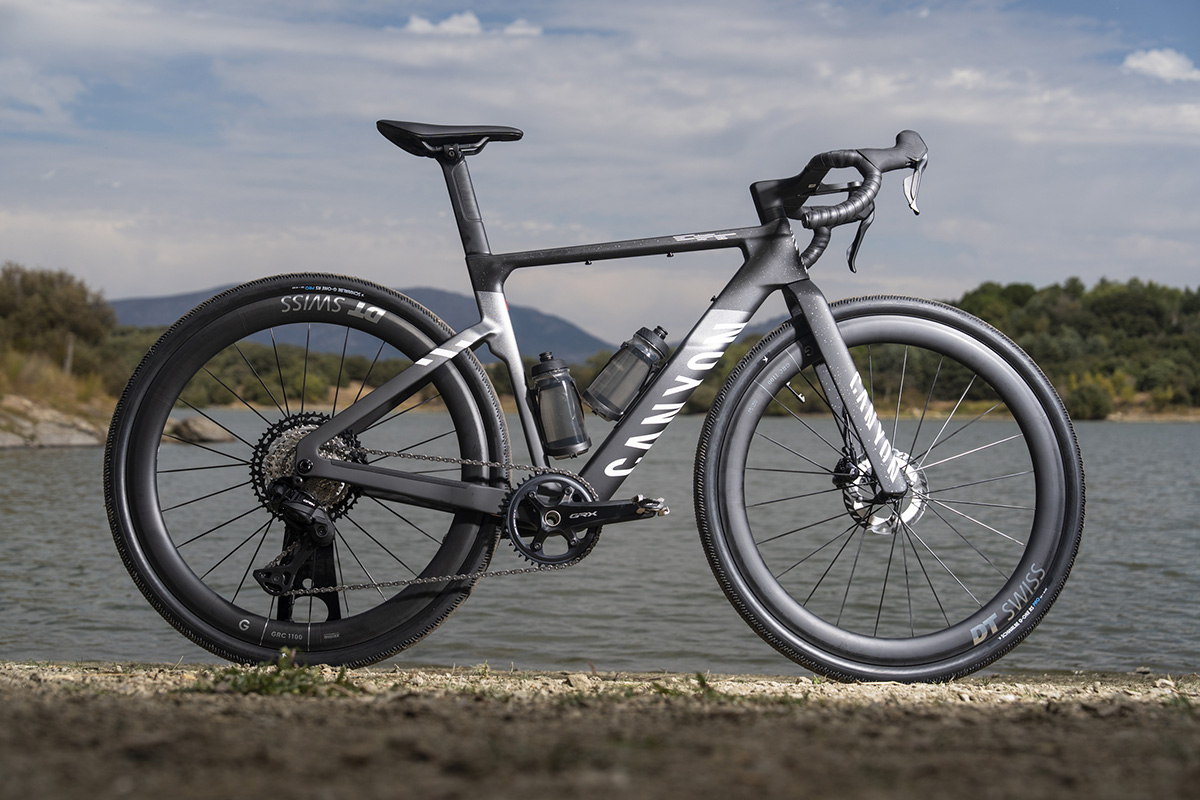 Probamos la Canyon Grail Gen3 CFR Di2: Aero y capacidad de carga para gravel race