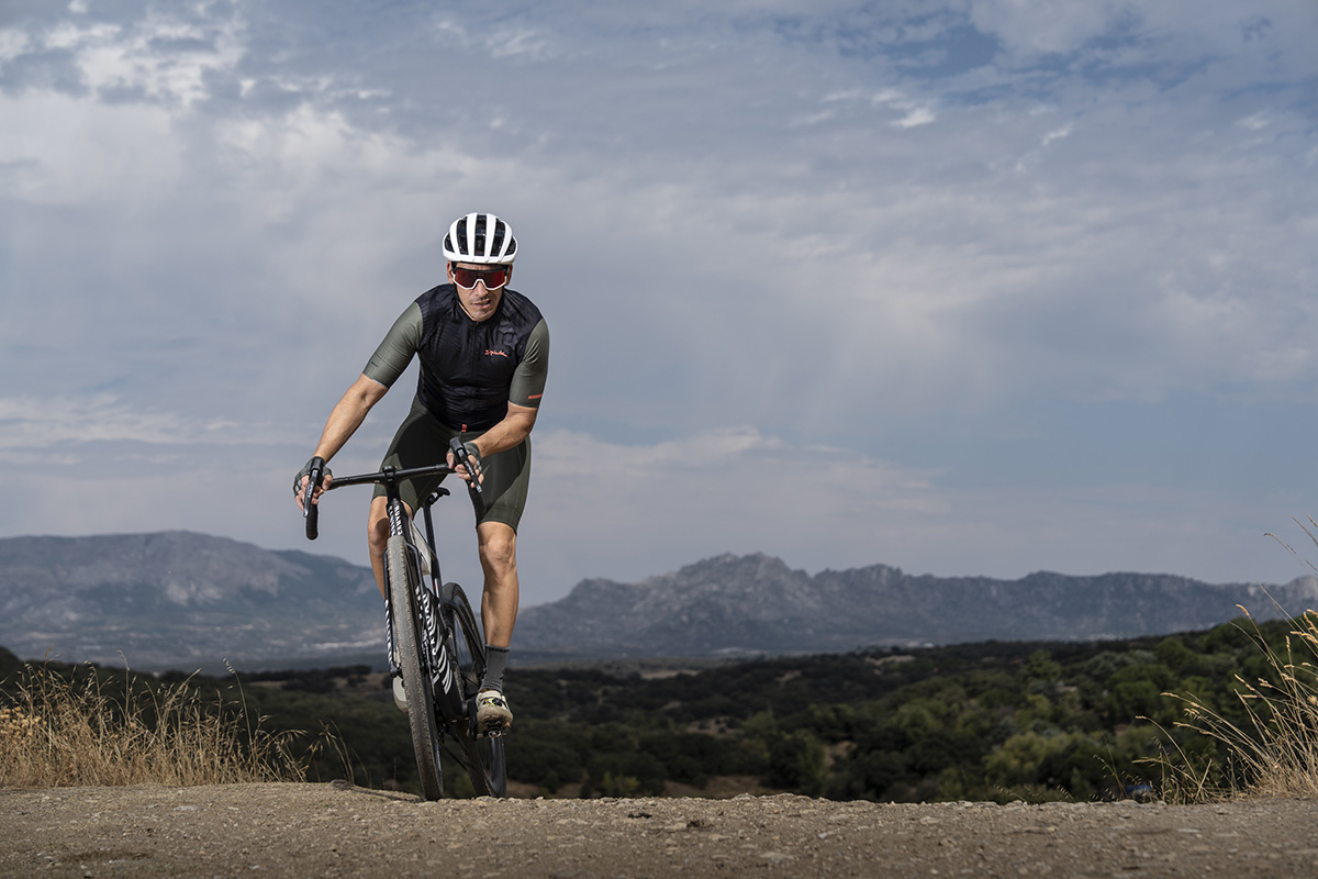 Probamos la Canyon Grail Gen3 CFR Di2: Aero y capacidad de carga para gravel race