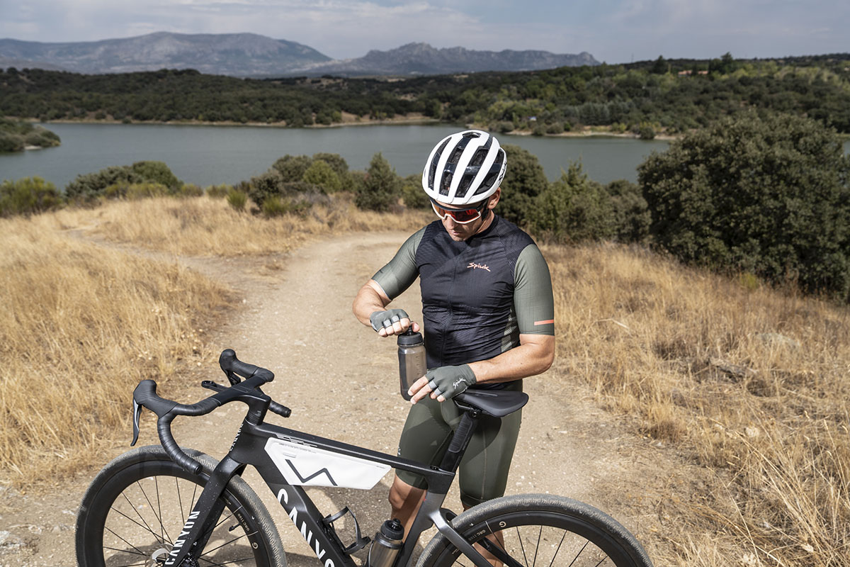 Probamos la Canyon Grail Gen3 CFR Di2: Aero y capacidad de carga para gravel race