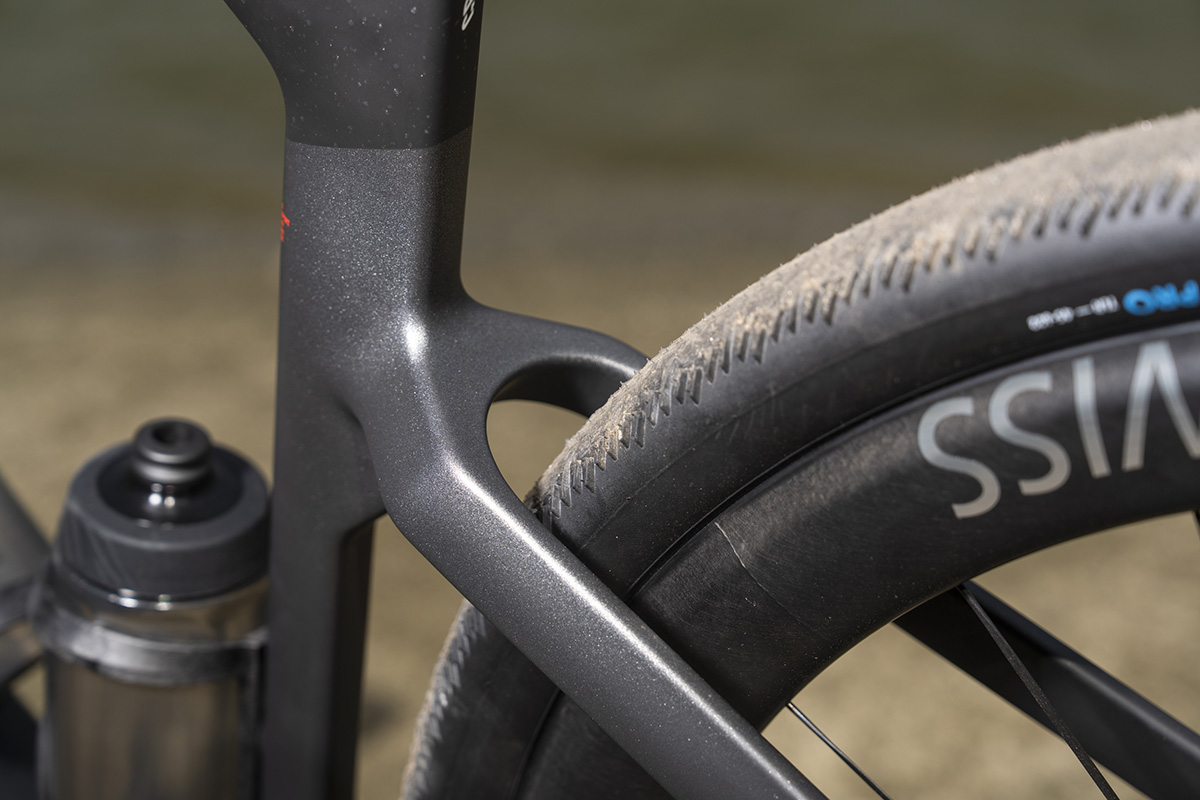 Probamos la Canyon Grail Gen3 CFR Di2: Aero y capacidad de carga para gravel race