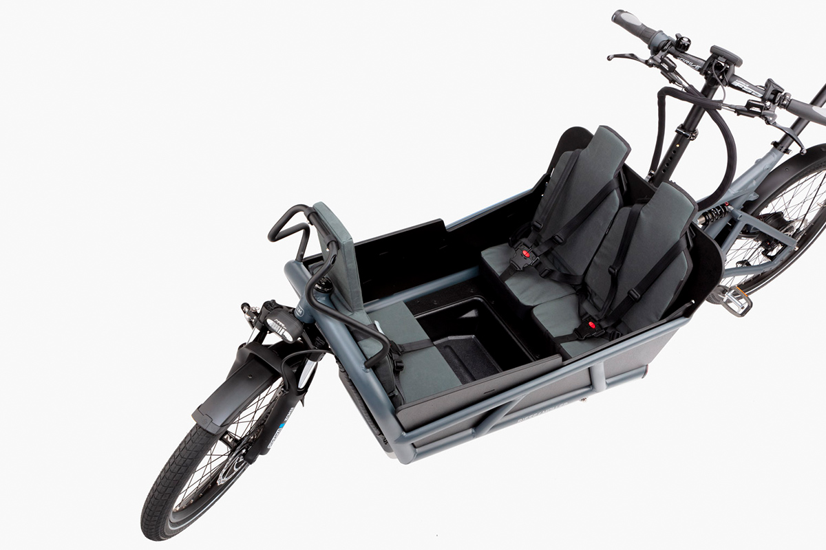 Modelo de cargo bike de la marca Riese Muller para el transporte de niños