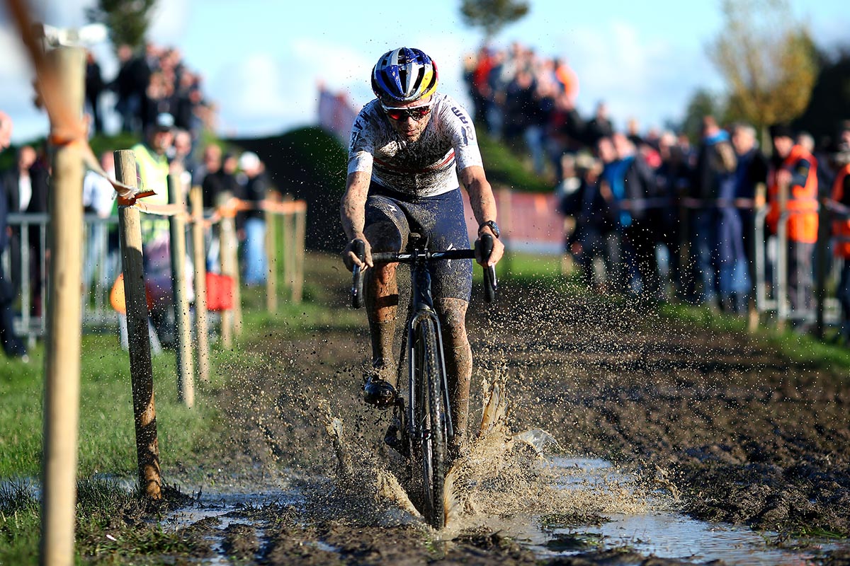 La bicicleta de ciclocross sufre mucho desgaste mecánico