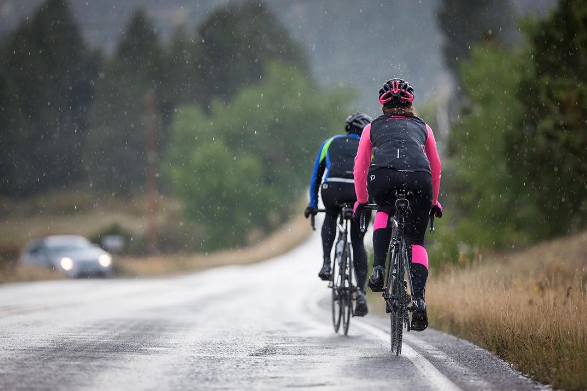 Ciclismo y agua: Consejos para salir a rodar con lluvia