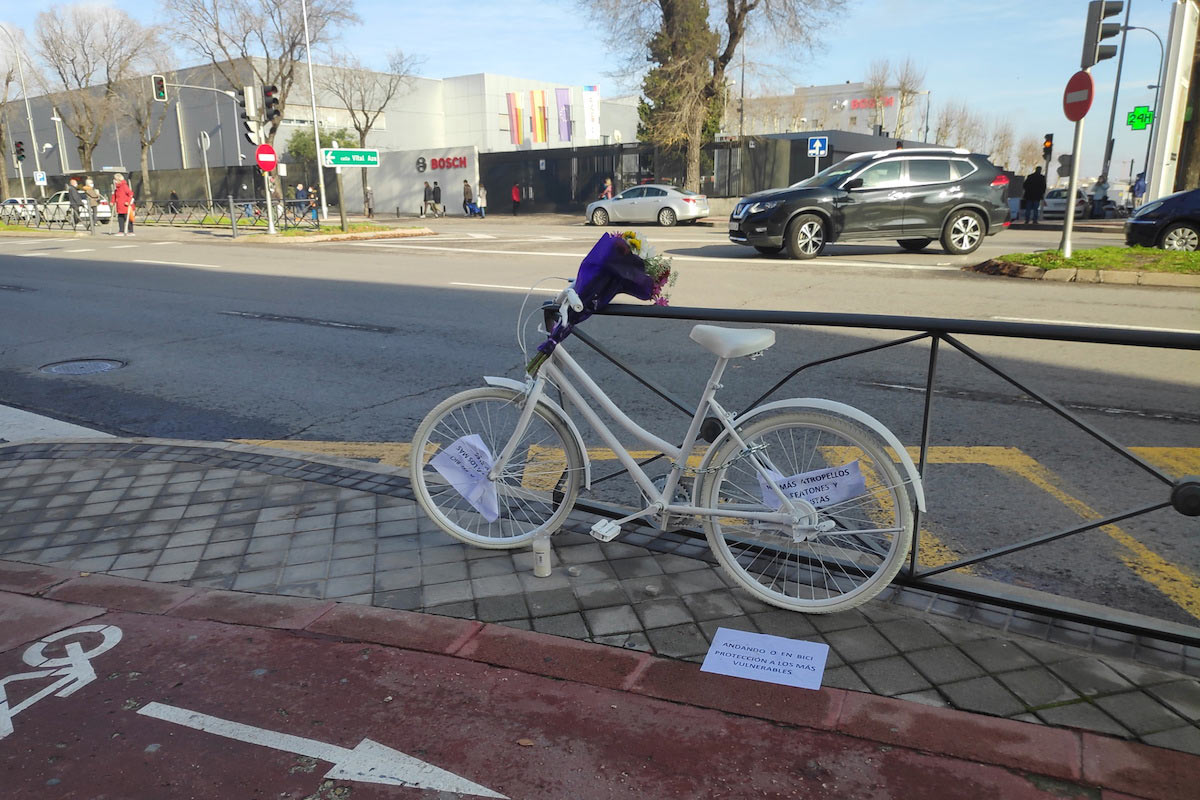 La historia de las bicicletas blancas que verás por muchas ciudades