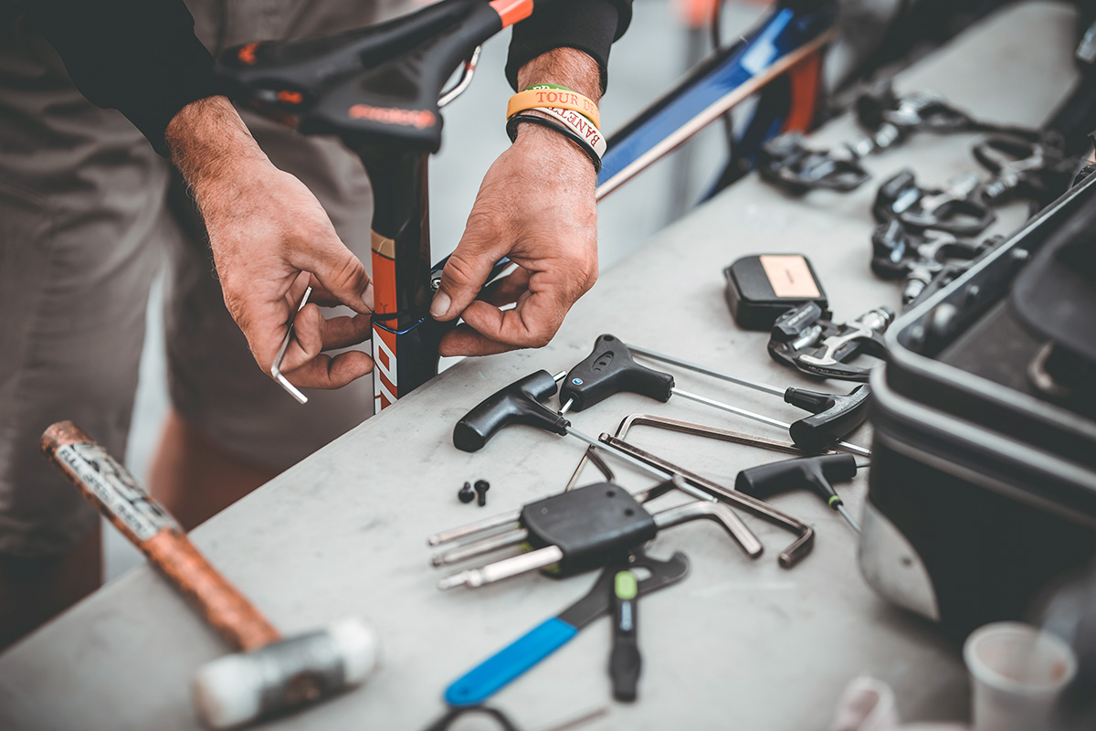 Los talleres de reparación de bicicletas como servicio esencial