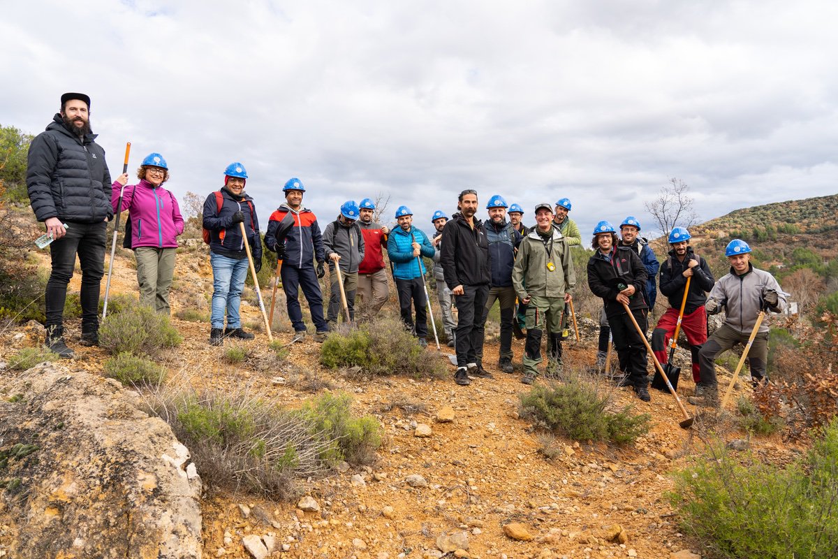 Foto de grupo en el curso de trail building de IMBA España en Trillo (Guadalajara) 