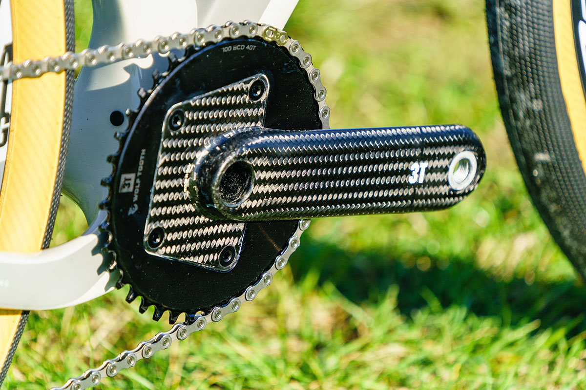 BMW gravel bike por 3T