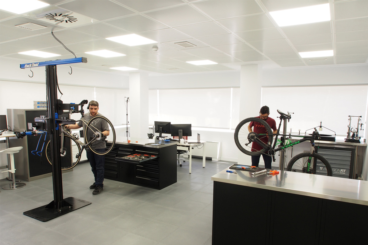 Parte del servicio técnico de Trek SWE