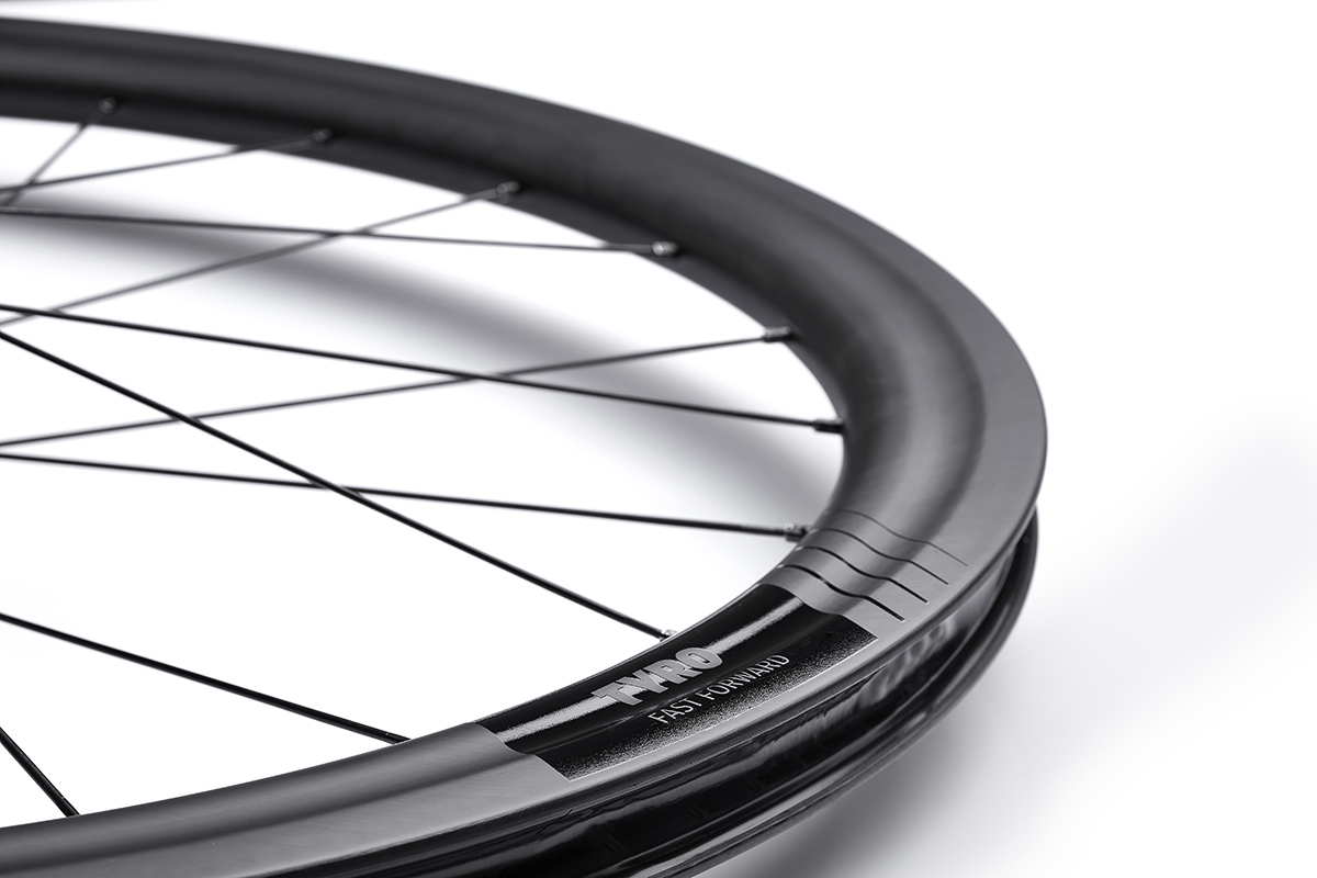 Nuevas ruedas FFWD TYRO, carbono y neumáticos de hasta 40 mm
