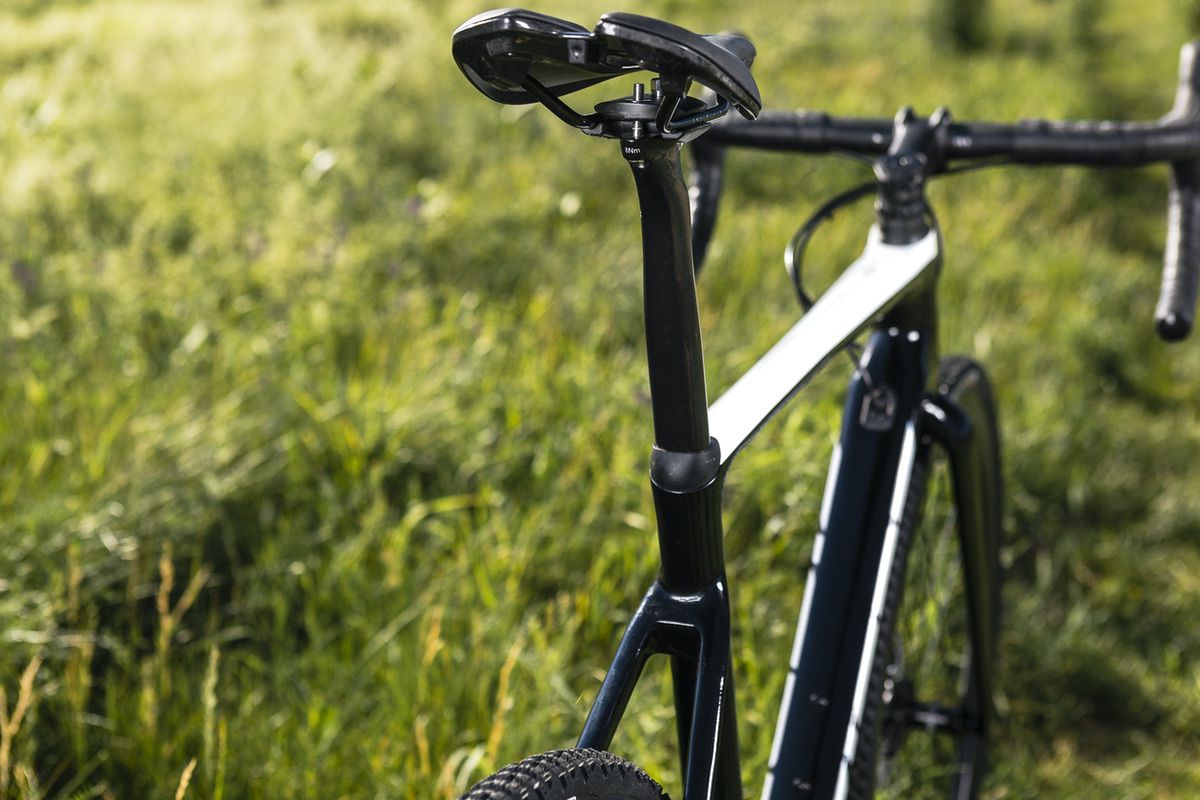 Tija de sillón D-Fuse en la Giant TCX Advanced Pro 2021