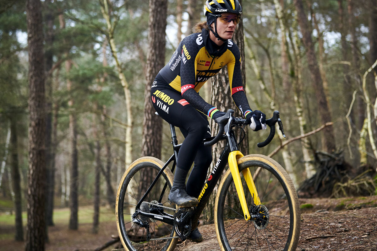El Team Jumbo-Visma y Shimano crecen con la nueva escuadra femenina