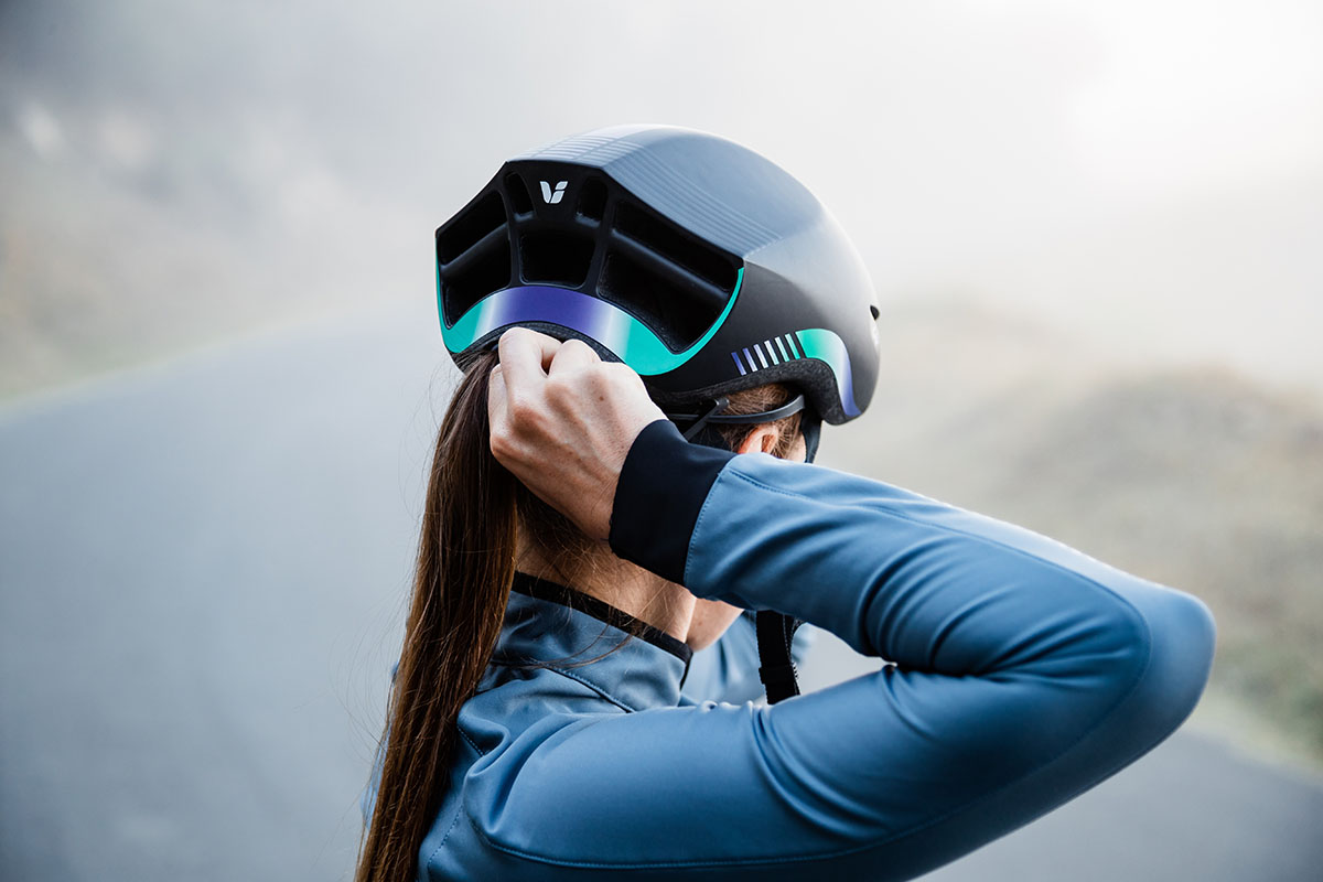 Conoce el LIV Extima, el casco aero para las ciclistas más rápidas