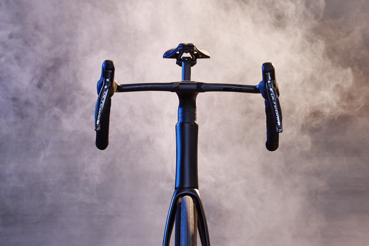 Vista frontal del nuevo manillar PRO Vibe Evo