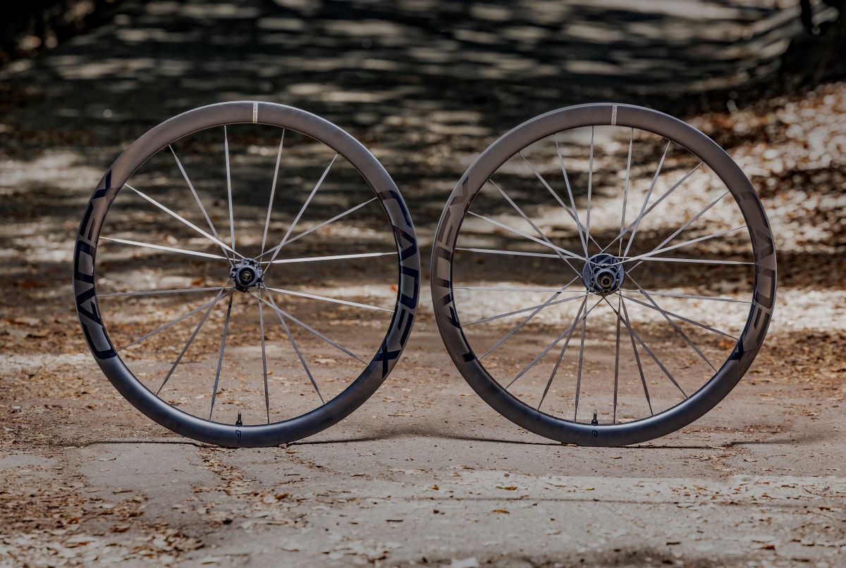 Nuevas CADEX Ultra 40: equilibrio entre ligereza y aerodinámica