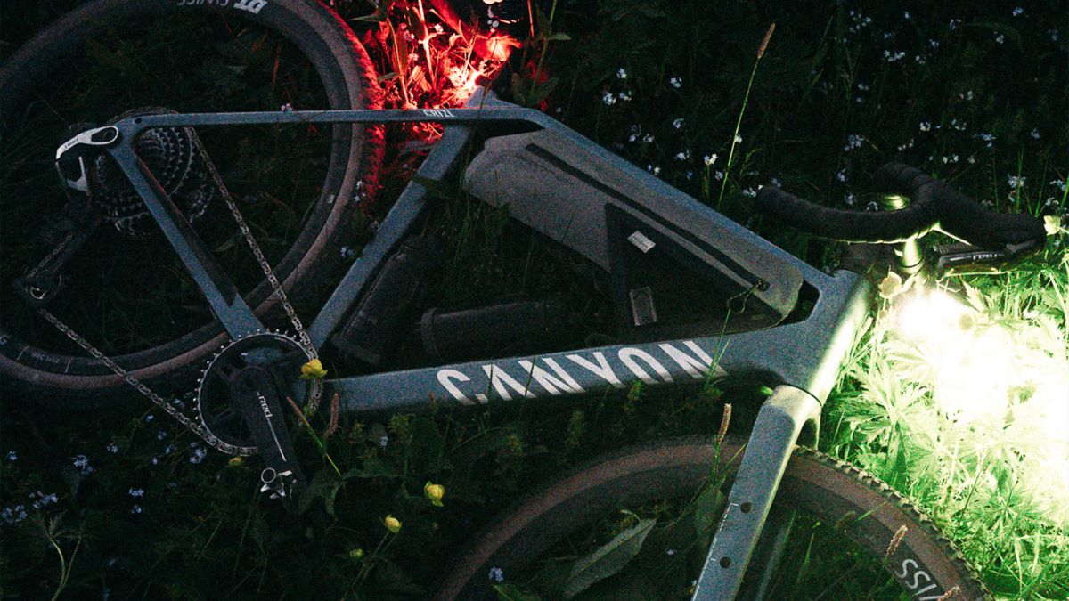 Nueva Canyon Grizl: dos conceptos gravel, ruedas propias… ¡Y otro revolucionario manillar!