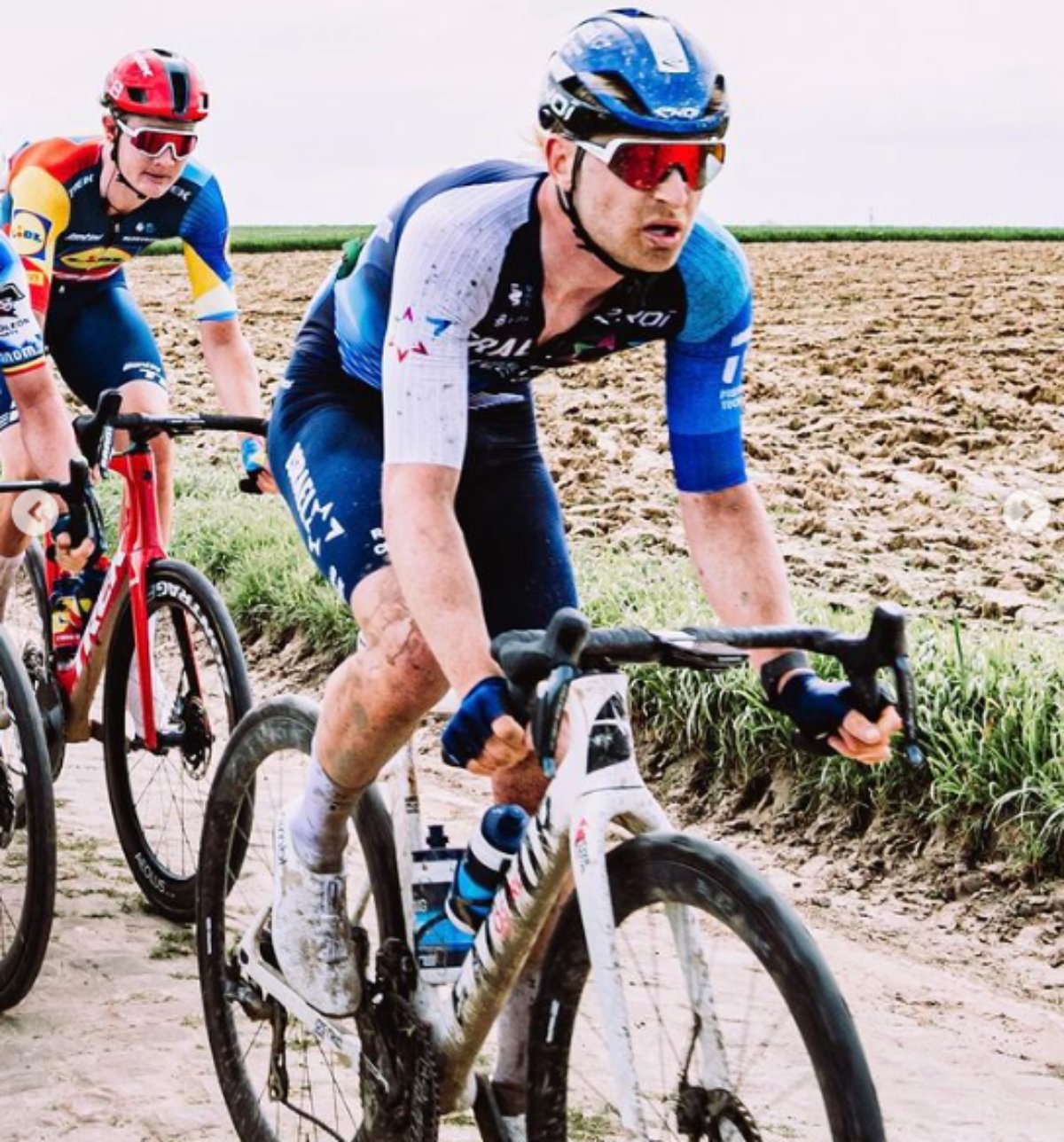 Una bici de gravel 'se cuela' en la Paris-Roubaix