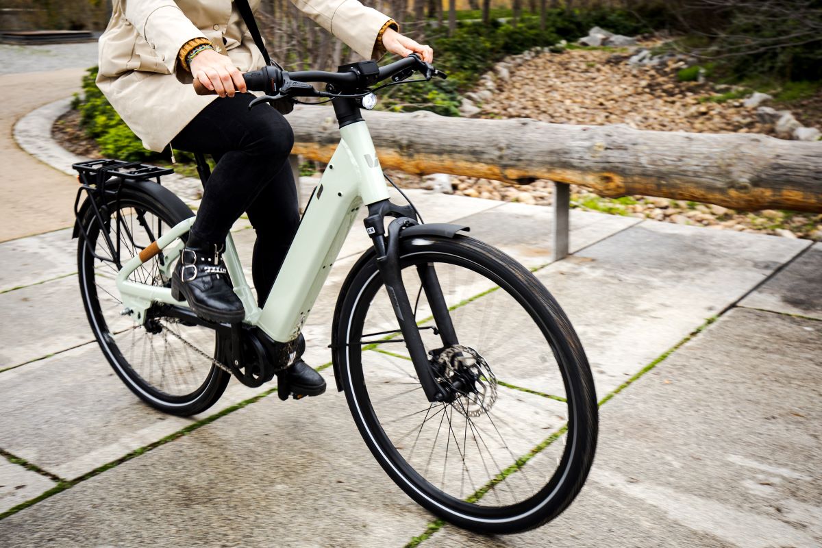 Probamos la Liv Allure E+ 2, una e-bike elegante y cómoda para moverte por la ciudad