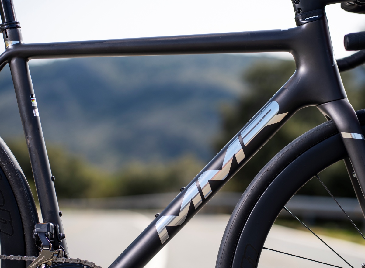 Primeras pedaladas: MMR Adrenaline 00 Plus, espíritu racing y carácter polivalente