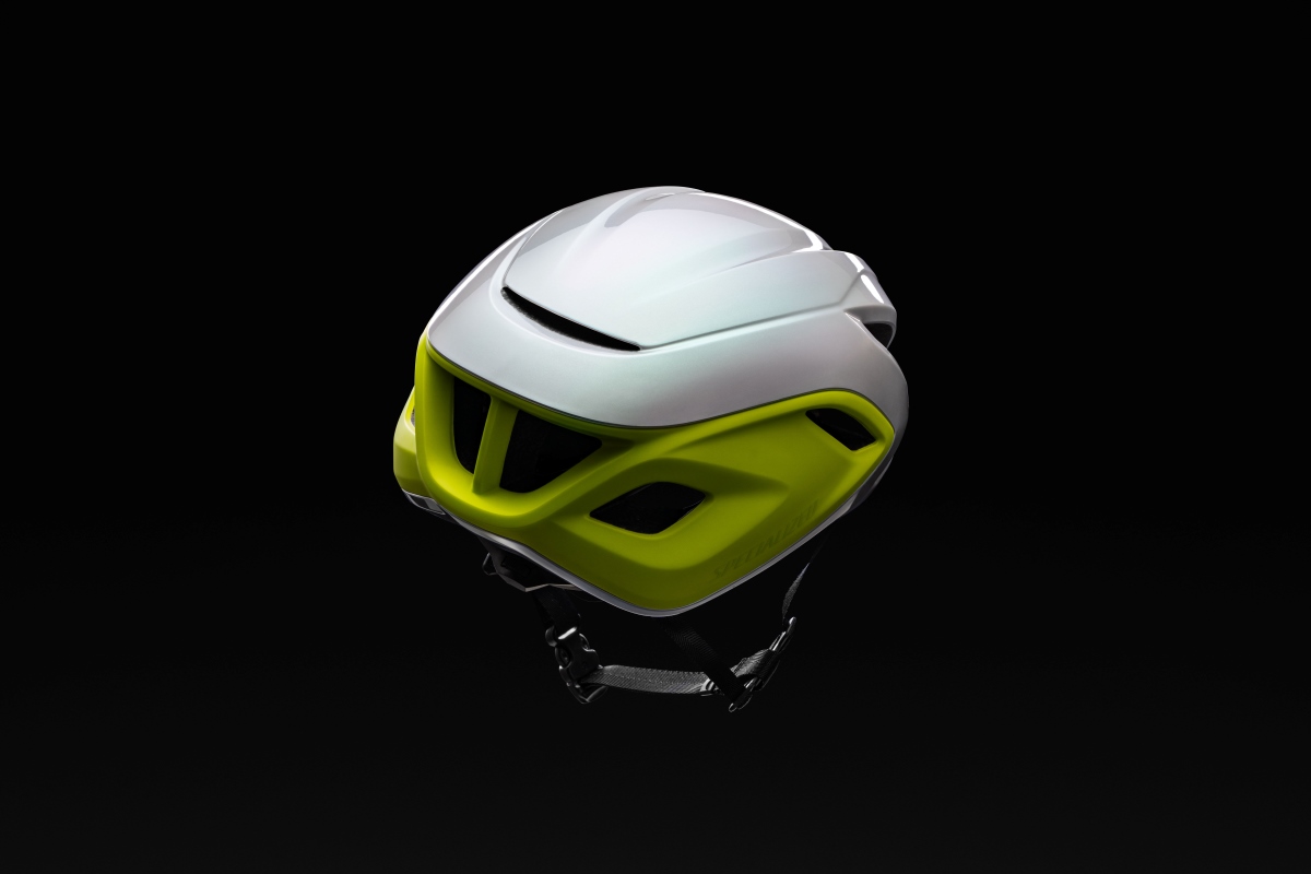 Specialized presenta el nuevo casco Propero 4 y las zapatillas Torch 2.0 y 3.0