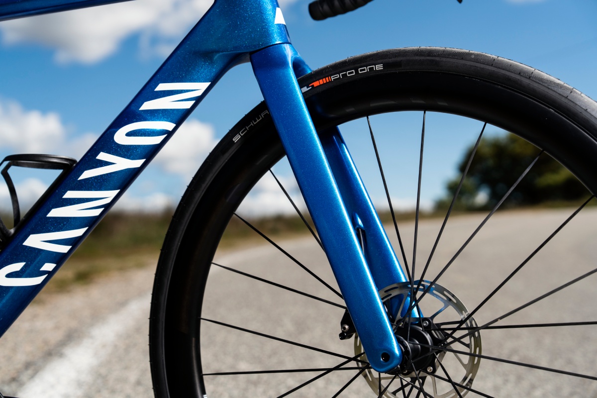 Primeras Pedaladas: Canyon Endurace CF SLX 7 AXS ¡Aero-confortable!