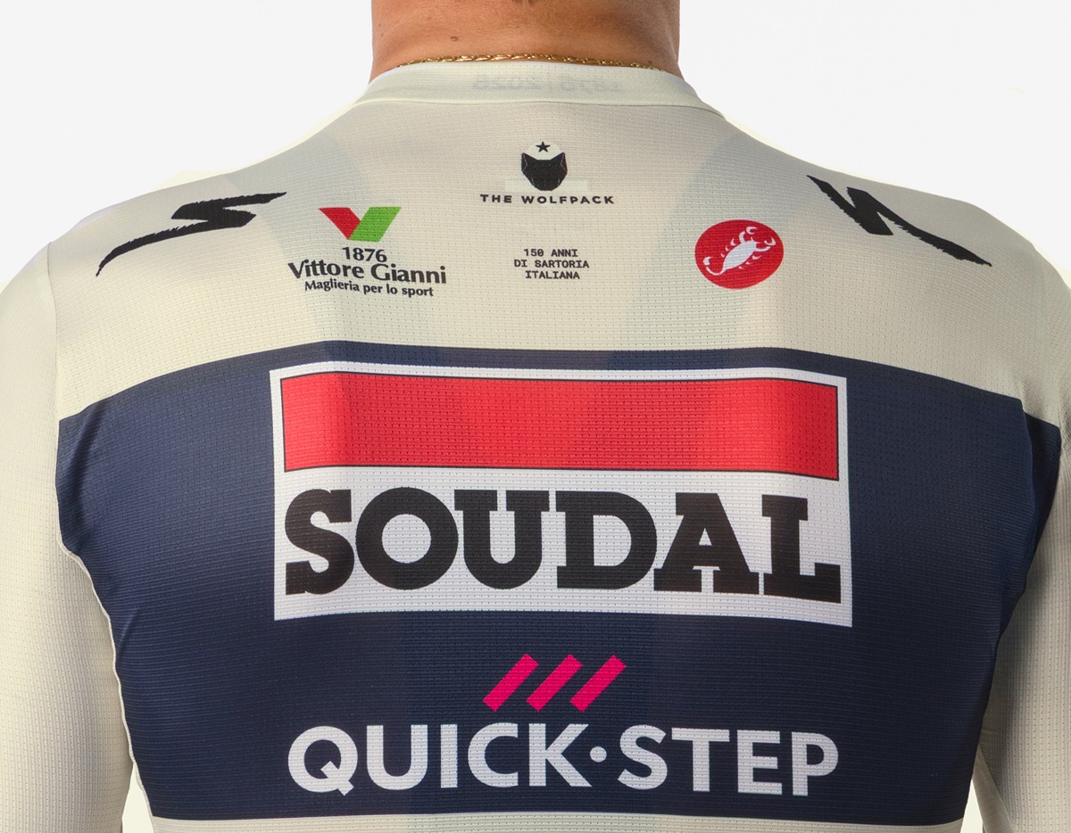 Castelli cumple 150 años y lo celebra con una equipación especial del Soudal Quick-Step para el Giro