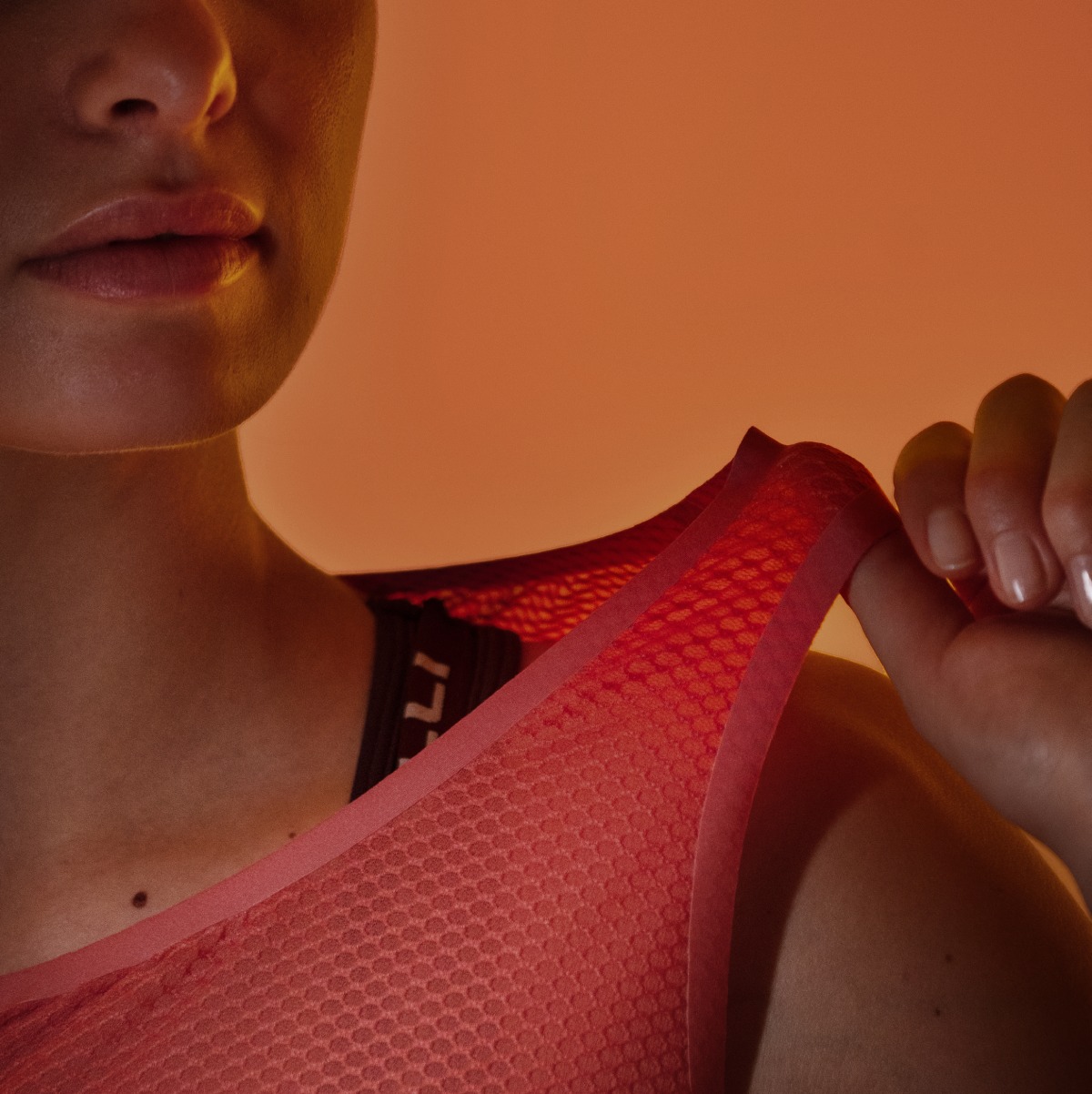 Castelli lanza su primera colección femenina para cicloturismo y bikepacking