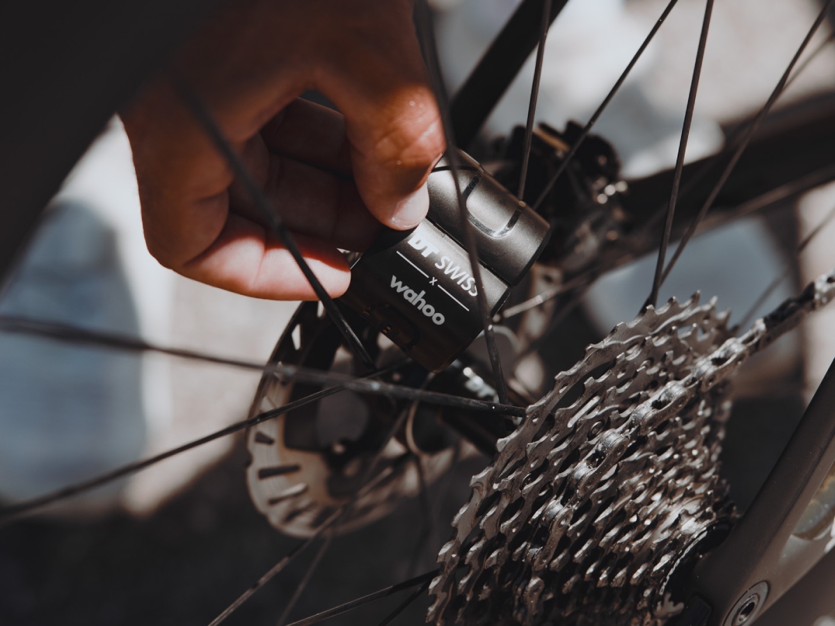 Olvídate de perder la señal GPS: así es el nuevo sensor integrado DT Swiss Trackr Speed by Wahoo