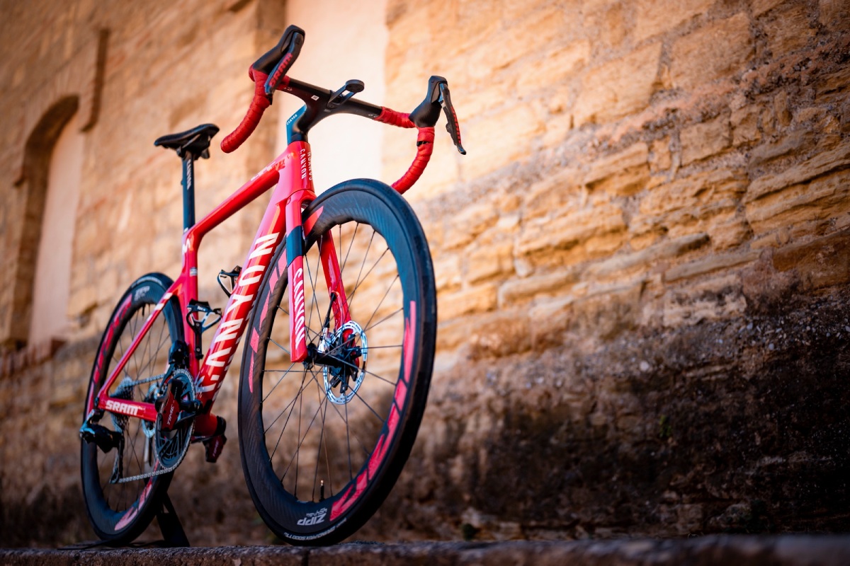 Así es la Canyon Aeroad CFR utilizada por Enric Mas para coronarse campeón de La Vuelta