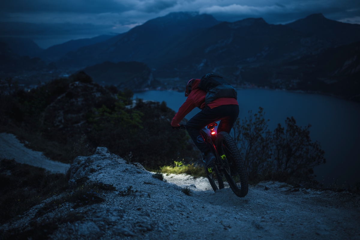 Bicimax asume la distribución de la marca de iluminación Lupine