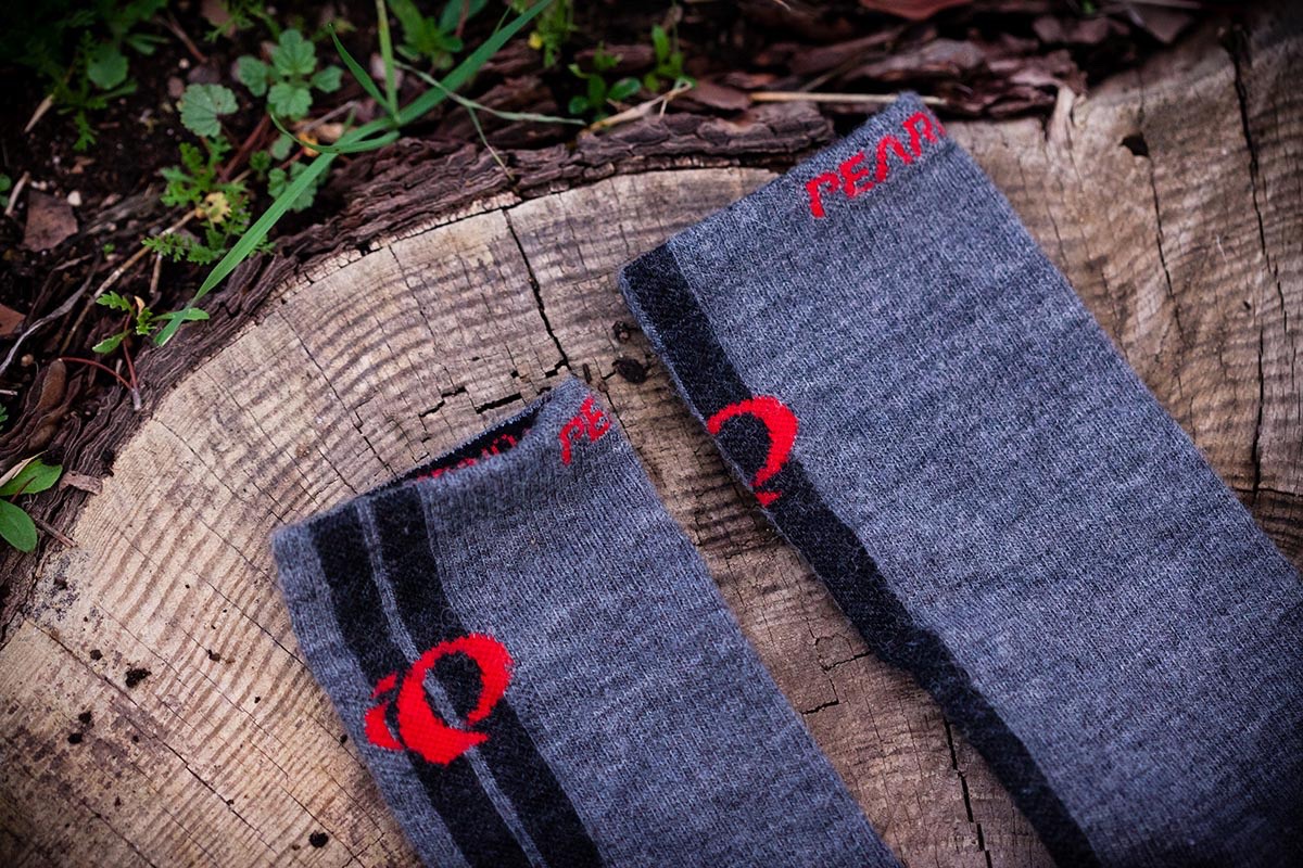 Los 5 accesorios imprescindibles de invierno para tus rutas de carretera y gravel