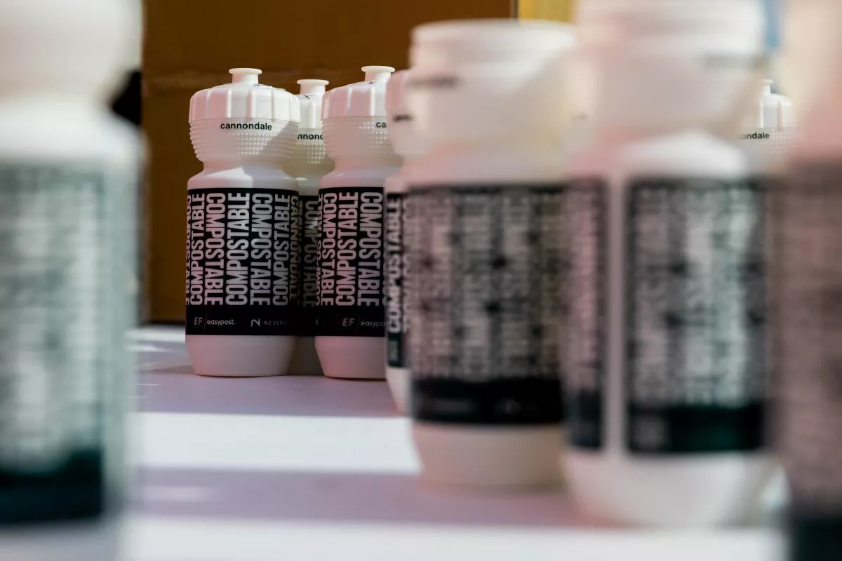 Los 5 accesorios imprescindibles de invierno para tus rutas de carretera y gravel