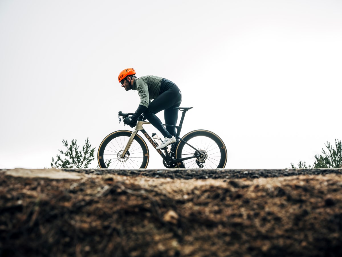 Primeras Pedaladas: Cannondale SuperSix EVO 1 Gen 5, más ligera, aerodinámica... ¿Y rápida?