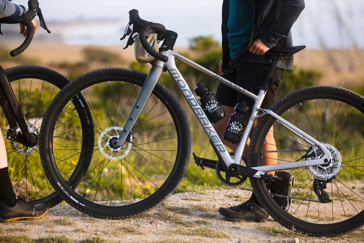 Cuadro de carbono Vs aluminio en gravel ¿Cuál es mejor para ti?