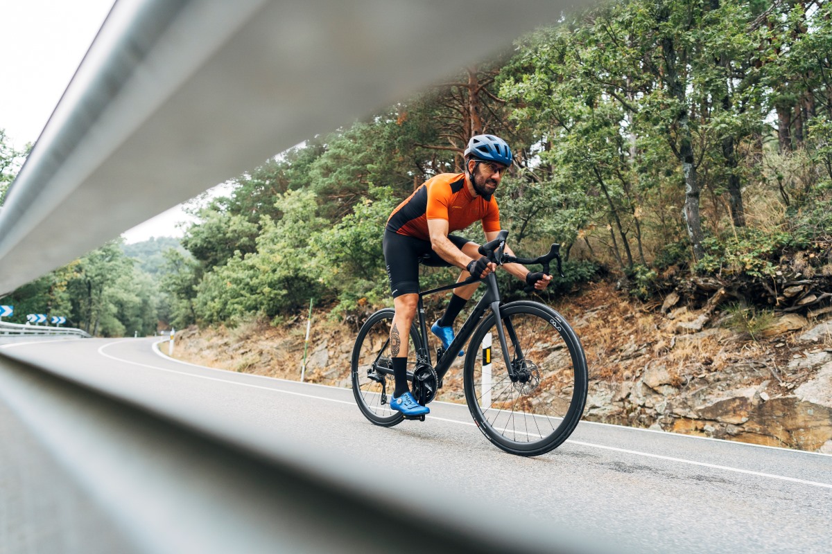 Probamos la Orbea Orca M35i, no solo una escaladora