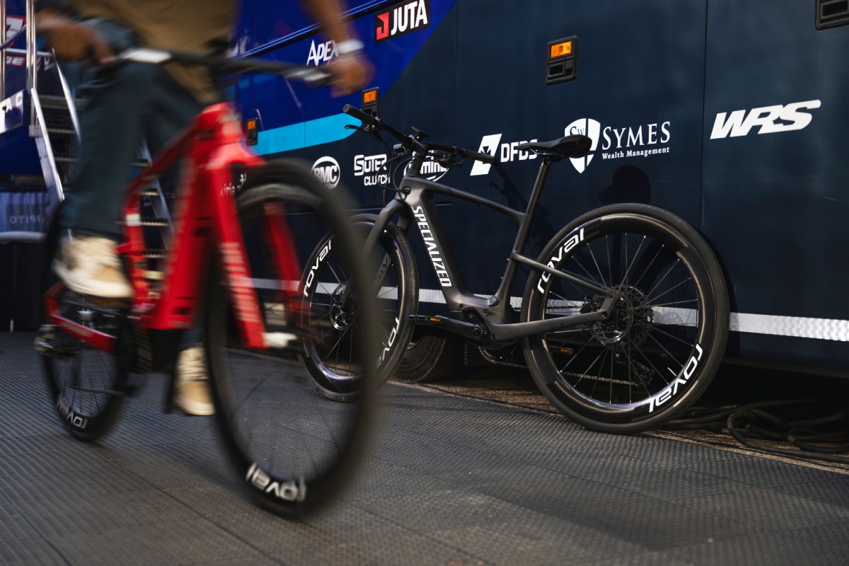 De la calle a los circuitos: así es la Specialized Turbo Vado SL 2 de Xavi Vierge