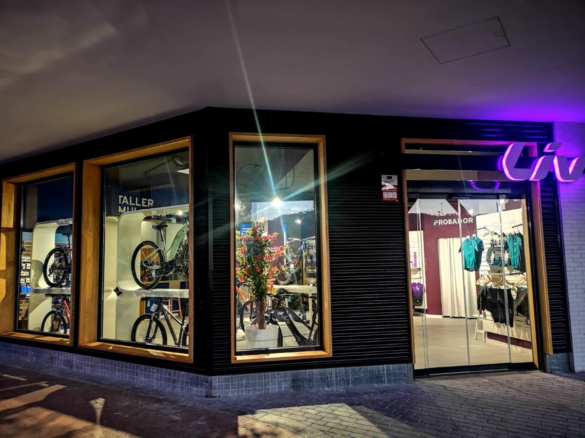 Giant abre sus primeras concept store en San Sebastián