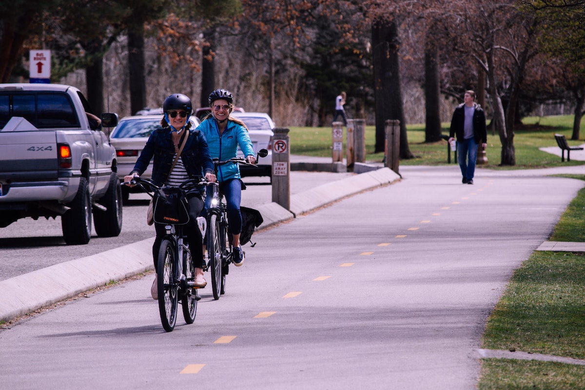 Cómo aprender a montar en bicicleta cuando eres adulto