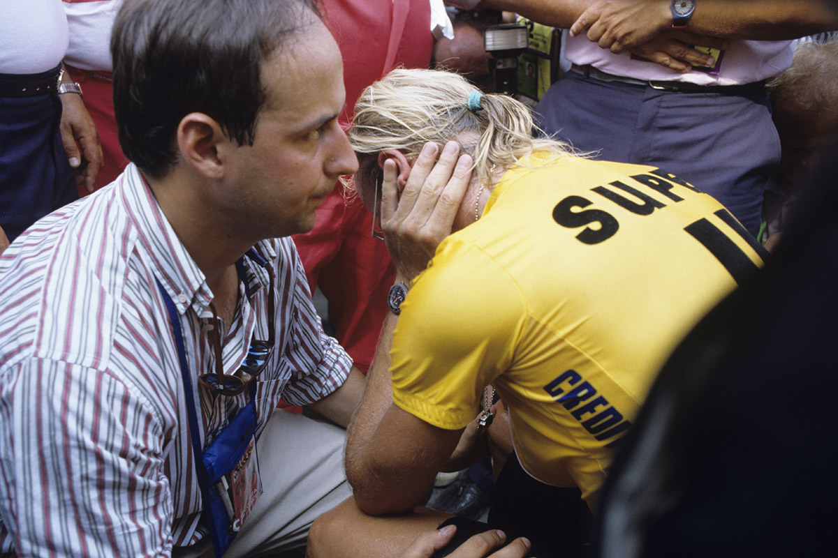 LAURENT FIGNON desolado al perder el Tour de 1989