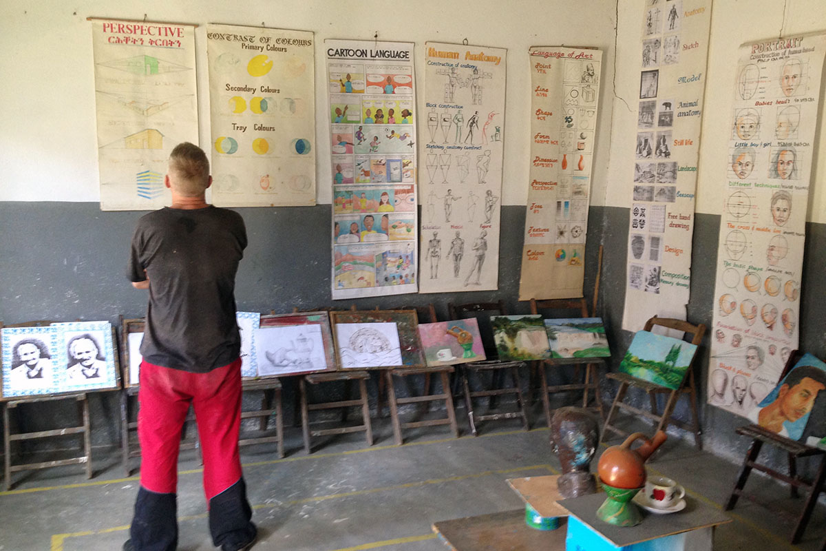 Clases de FP de dibujo en la Misión Saint Mary de Wukro